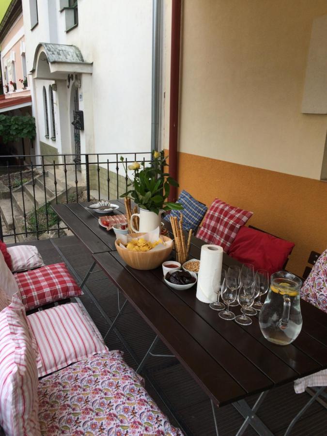 Aparthotel Sklep U Hrabalu Hustopeče Esterno foto