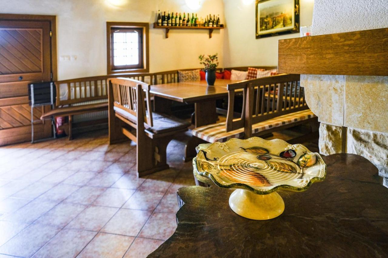 Aparthotel Sklep U Hrabalu Hustopeče Esterno foto