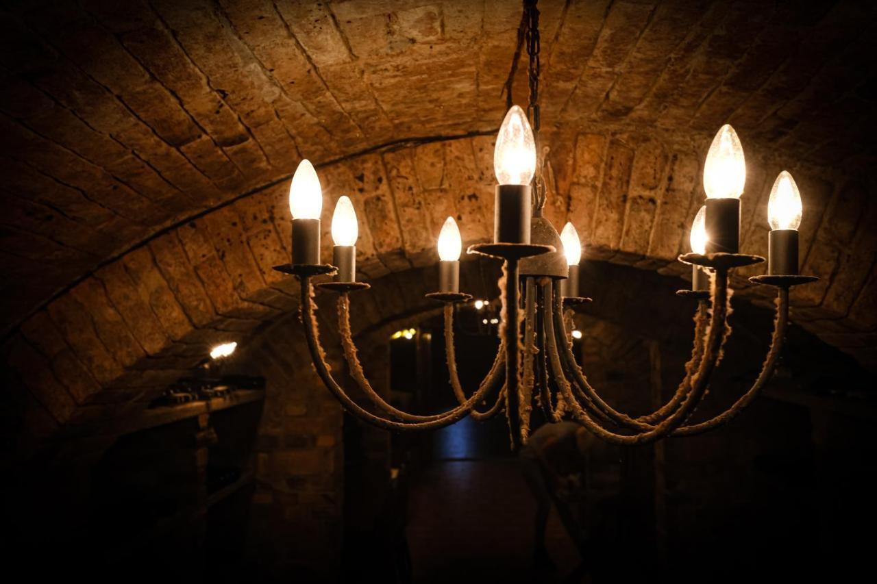 Aparthotel Sklep U Hrabalu Hustopeče Esterno foto