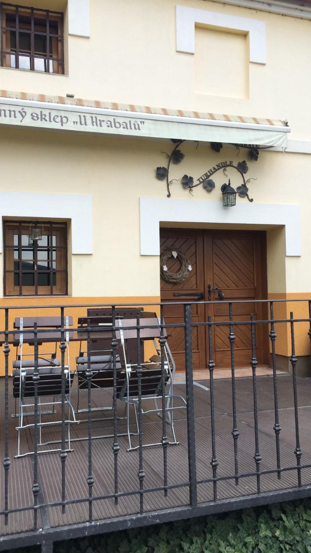 Aparthotel Sklep U Hrabalu Hustopeče Esterno foto